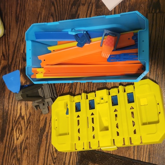 hot wheels Other - Hot wheels extra track and storage bin